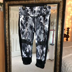 Women’s Athletic Capri Leggings Black White Gray Mesh Workout Pants